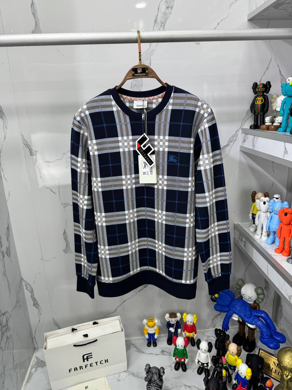 photo_5866384092193473652_y